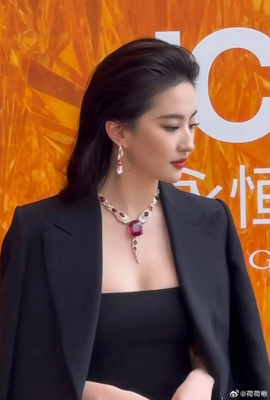 Lưu Diệc Phi lộ ảnh quá khứ khiến CĐM không tin vào mắt mình nhan sắc gây choáng - Hình 5