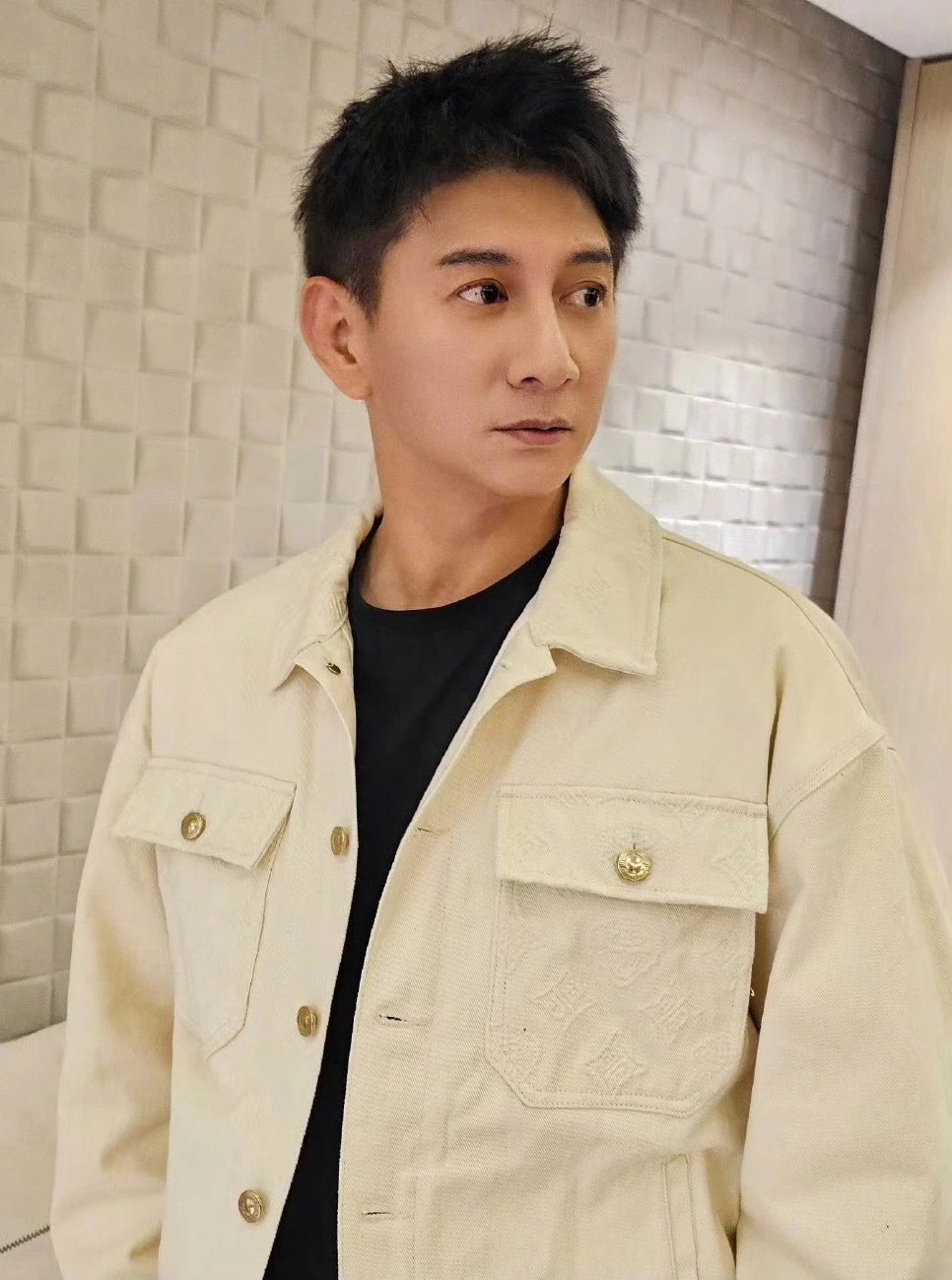 Lưu Thi Thi lạnh nhạt với chồng, bị bắt tại trận dưới hầm xe, tất cả là vở kịch? - Hình 5