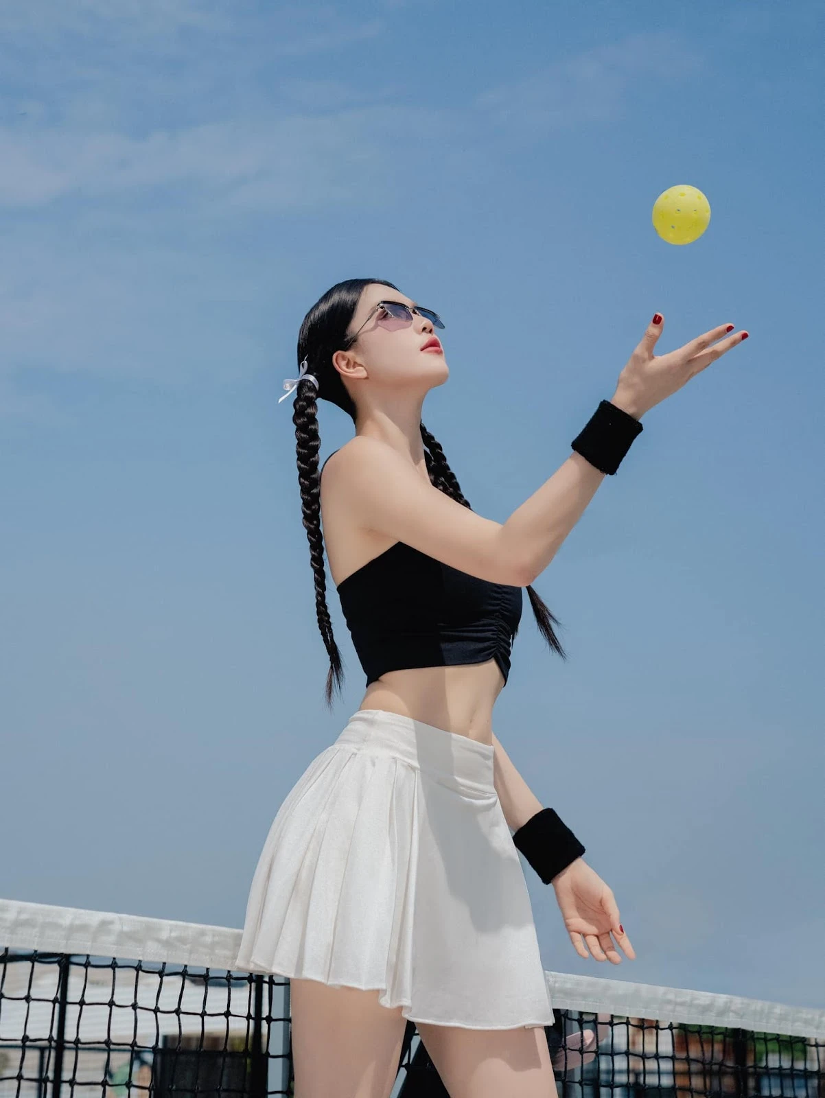Ngọc Trinh lại khiến cộng đồng mạng dậy sóng! Hở bạo khi chơi pickleball - Hình 6