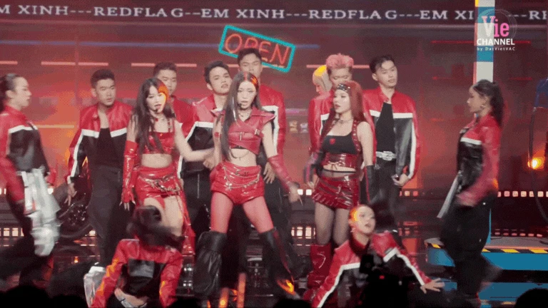 Nước đi sai lầm của Bích Phương khiến 4 Em Xinh đứng trước nguy cơ bị loại - Hình 1