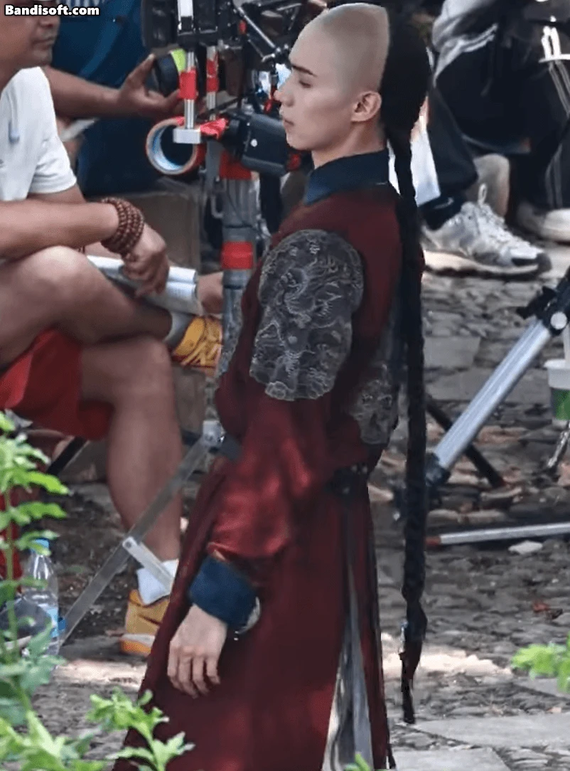 Rùng mình cảnh mỹ nam Hoàn Châu Cách Cách bị kiếm đâm vào mặt: Cách ekip xử lý gây tranh cãi dữ dội - Hình 1