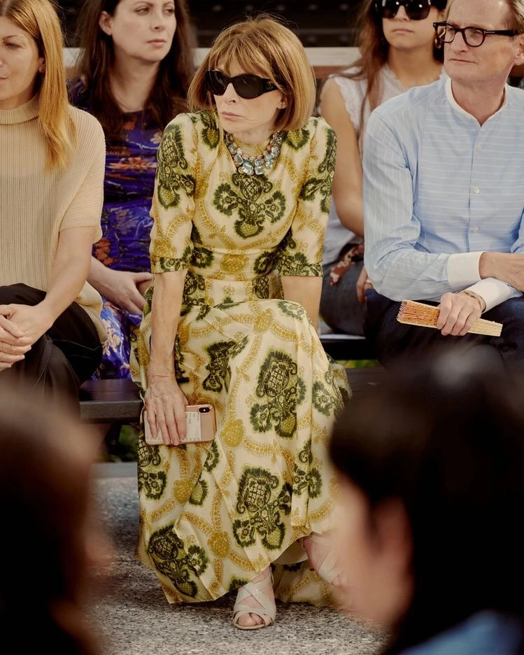 Cả hollywood sốc khi Anna Wintour rời ghế Tổng Biên Tập Vogue Mỹ sau 40 năm - Hình 3