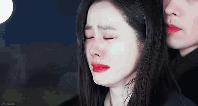 10 mỹ nhân khóc đẹp nhất Hàn Quốc: Khen Son Ye Jin mấy cũng không đủ, số 1 rơi lệ trời đất cũng xót xa - Hình 4