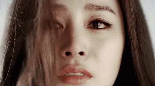 10 mỹ nhân khóc đẹp nhất Hàn Quốc: Khen Son Ye Jin mấy cũng không đủ, số 1 rơi lệ trời đất cũng xót xa - Hình 8