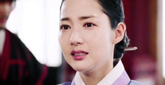 10 mỹ nhân khóc đẹp nhất Hàn Quốc: Khen Son Ye Jin mấy cũng không đủ, số 1 rơi lệ trời đất cũng xót xa - Hình 10