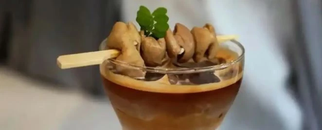 Cà phê pha nước luộc lòng gây sốt, chủ quán tiết lộ bất ngờ, doanh thu sốc hơn - Hình 5