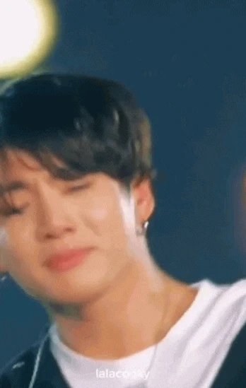 Tình hình căng thẳng của em út BTS: Đối diện bão chỉ trích, quan hệ với 1 người bị xuyên tạc - Hình 10