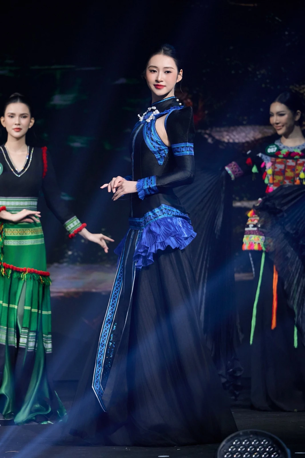 Tân Miss Earth VietNam là trâm anh thế phiệt, con nhà nòi, vừa đăng quang là ai? - Hình 10