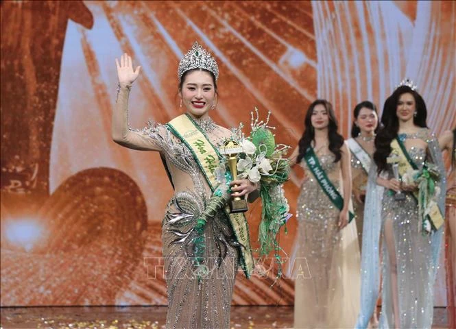 Tân Miss Earth VietNam là trâm anh thế phiệt, con nhà nòi, vừa đăng quang là ai? - Hình 1