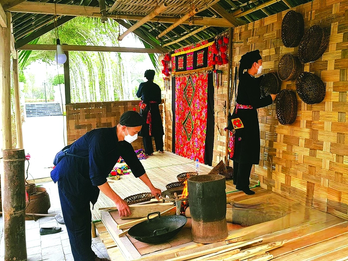 Ngôi làng lạ ăn chung nồi, tiền chung túi, khách buộc rửa tay bằng giếng thần - Hình 4