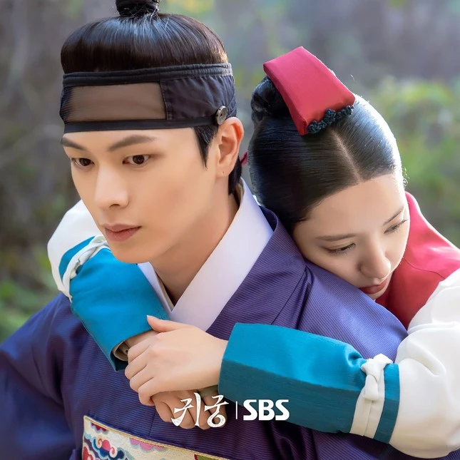Yook Sung Jae nam chính Cung điện ma ám, tiết lộ đời tư độc lạ của 1 thiếu gia - Hình 9