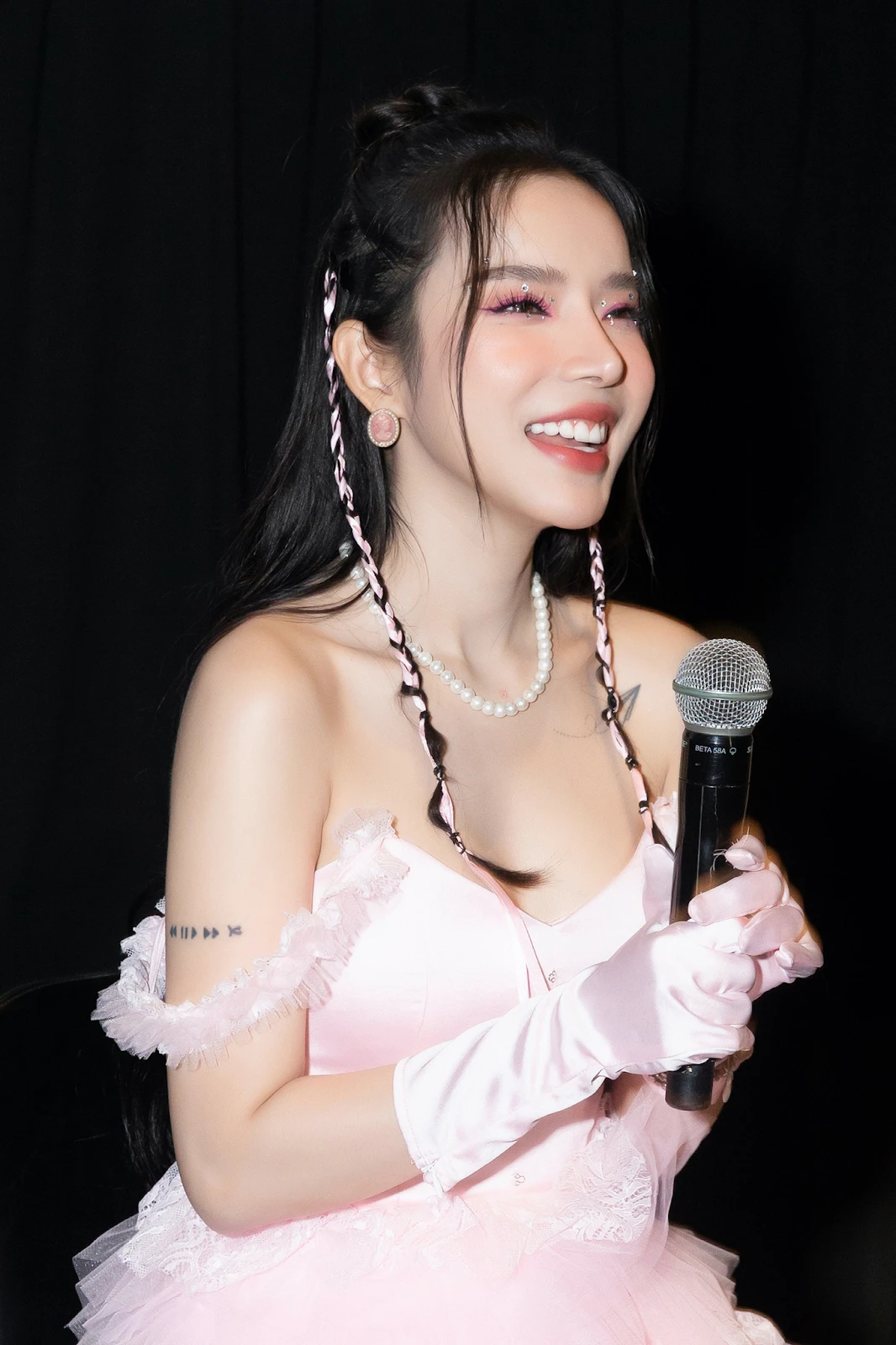 1 Em xinh vừa bị loại đã lộ tâm lý bất ổn, đăng đàn kỳ lạ, fan lo sốt vó - Hình 1