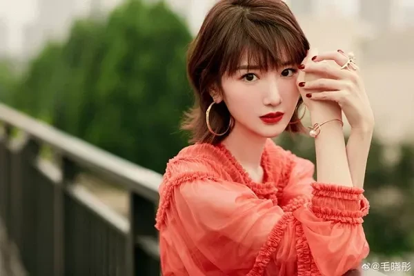 Mao Hiểu Đồng: Mỹ nhân bất hạnh nhất Cbiz, U40 hóa mỹ nhân ngư đẹp đến khó tin - Hình 2