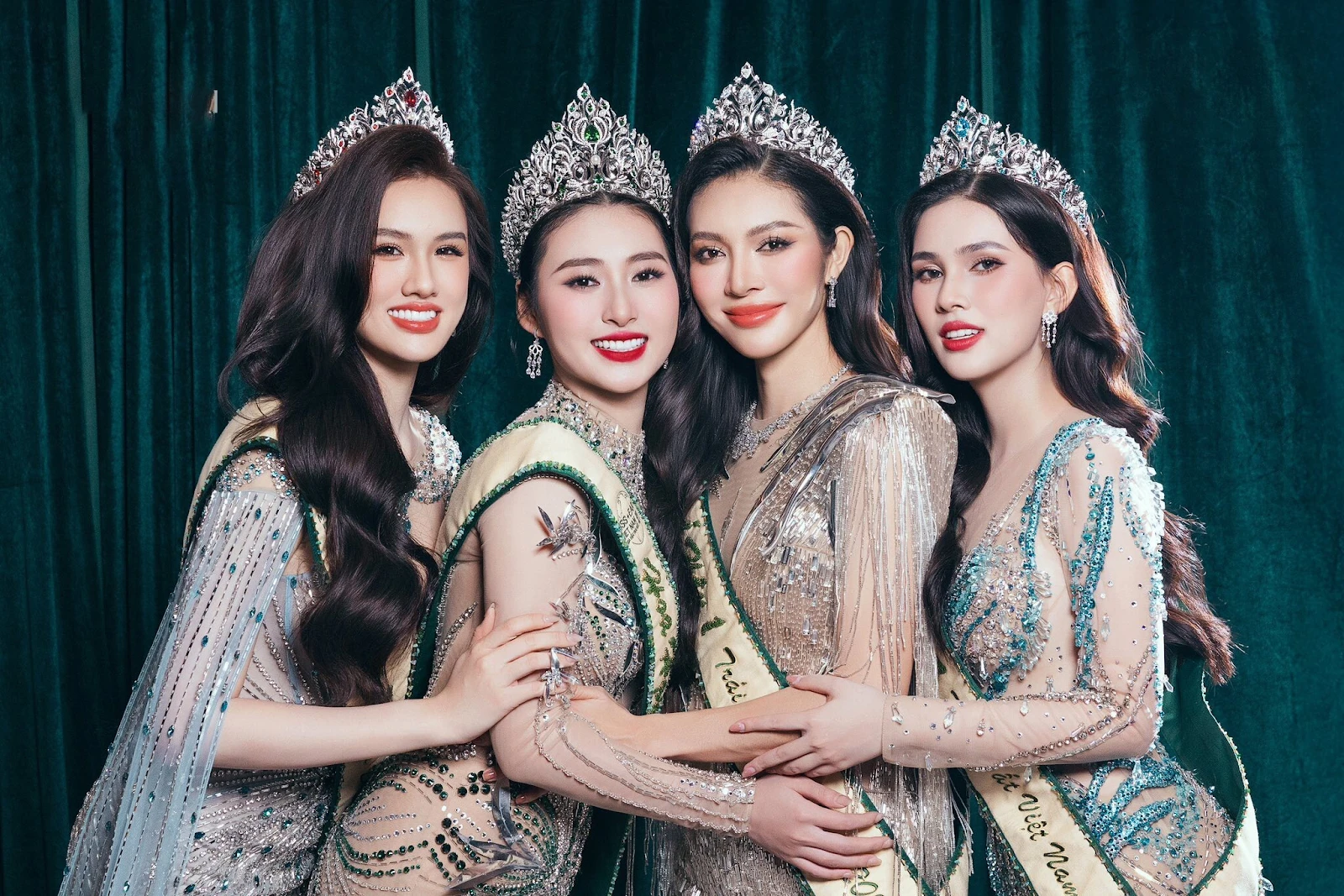 Tân Hoa hậu Trái đất Việt: con gái Thượng tá, bị gọi là miss hề, nghi mua giải - Hình 1