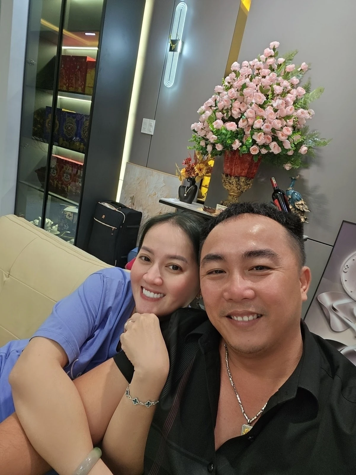 Con gái Vũ Linh hưởng tài sản cả trăm tỷ, Hồng Phượng cay, bỏ 10 tỷ ra MV? - Hình 1
