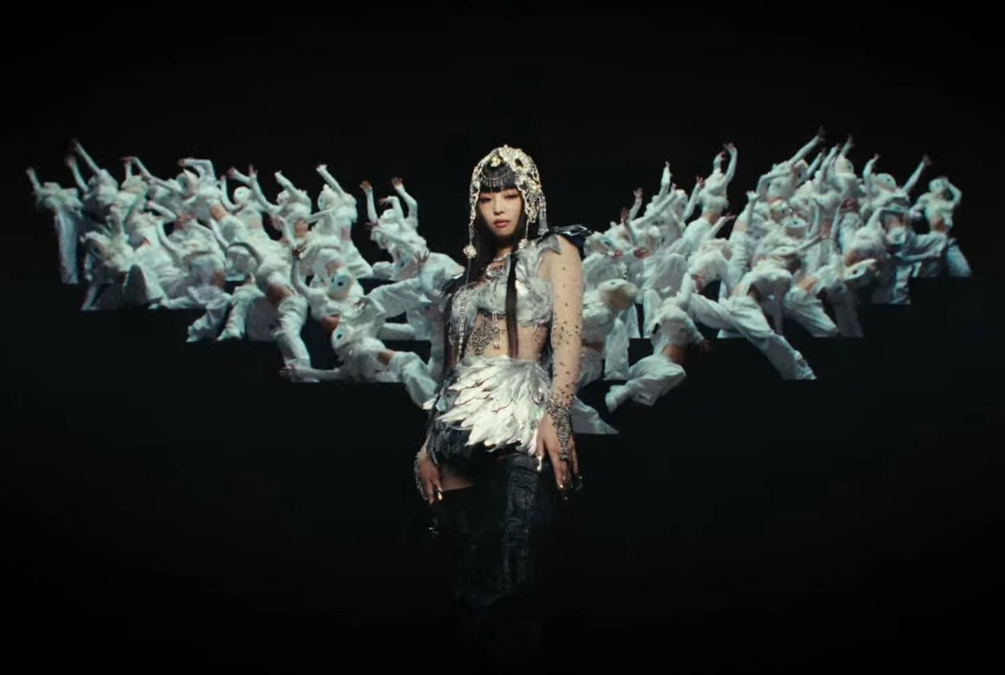 T.O.P được ông lớn ưu ái ra mặt, mở đường tái xuất, collab Jennie có 1-0-2? - Hình 4