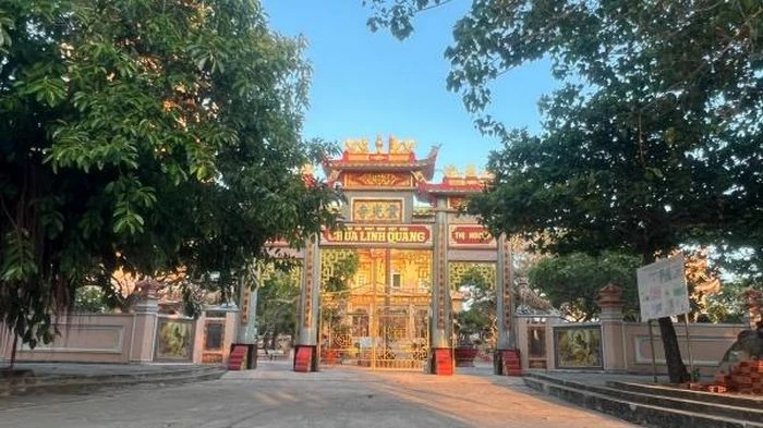 CHÙA LINH QUANG : Điểm du lịch tâm linh hấp dẫn trên đảo Phú Quý - Hình 1