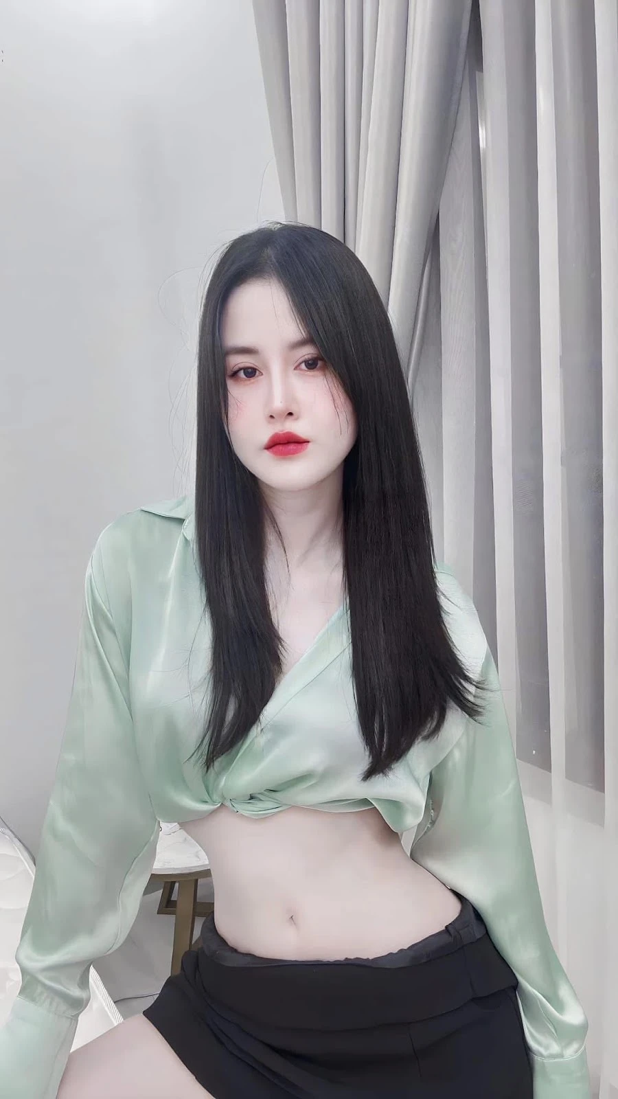 Ngân Collagen bỏ trốn khi cộng đồng mạng đến tận biệt thự 500 tỷ check VAR? - Hình 4