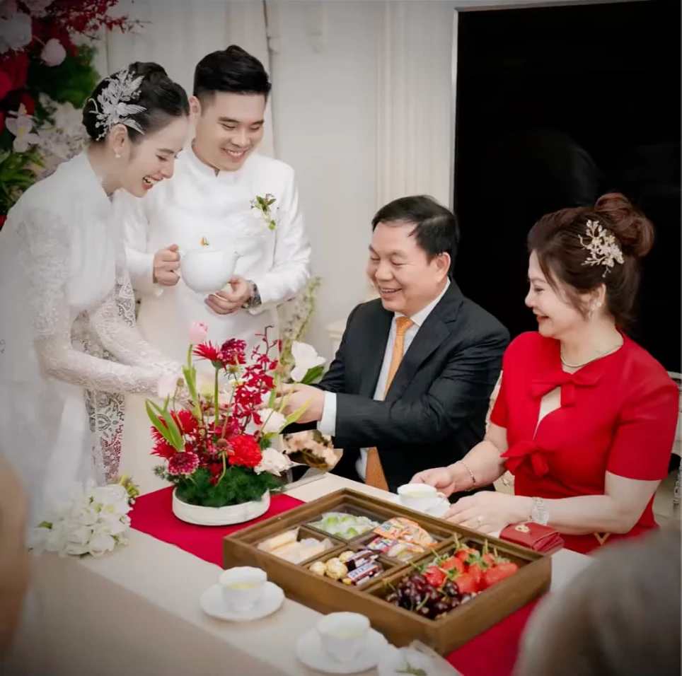 Cuộc sống đáng chú ý của Hương Liên trước khi cưới thiếu gia, thành dâu hào môn - Hình 1