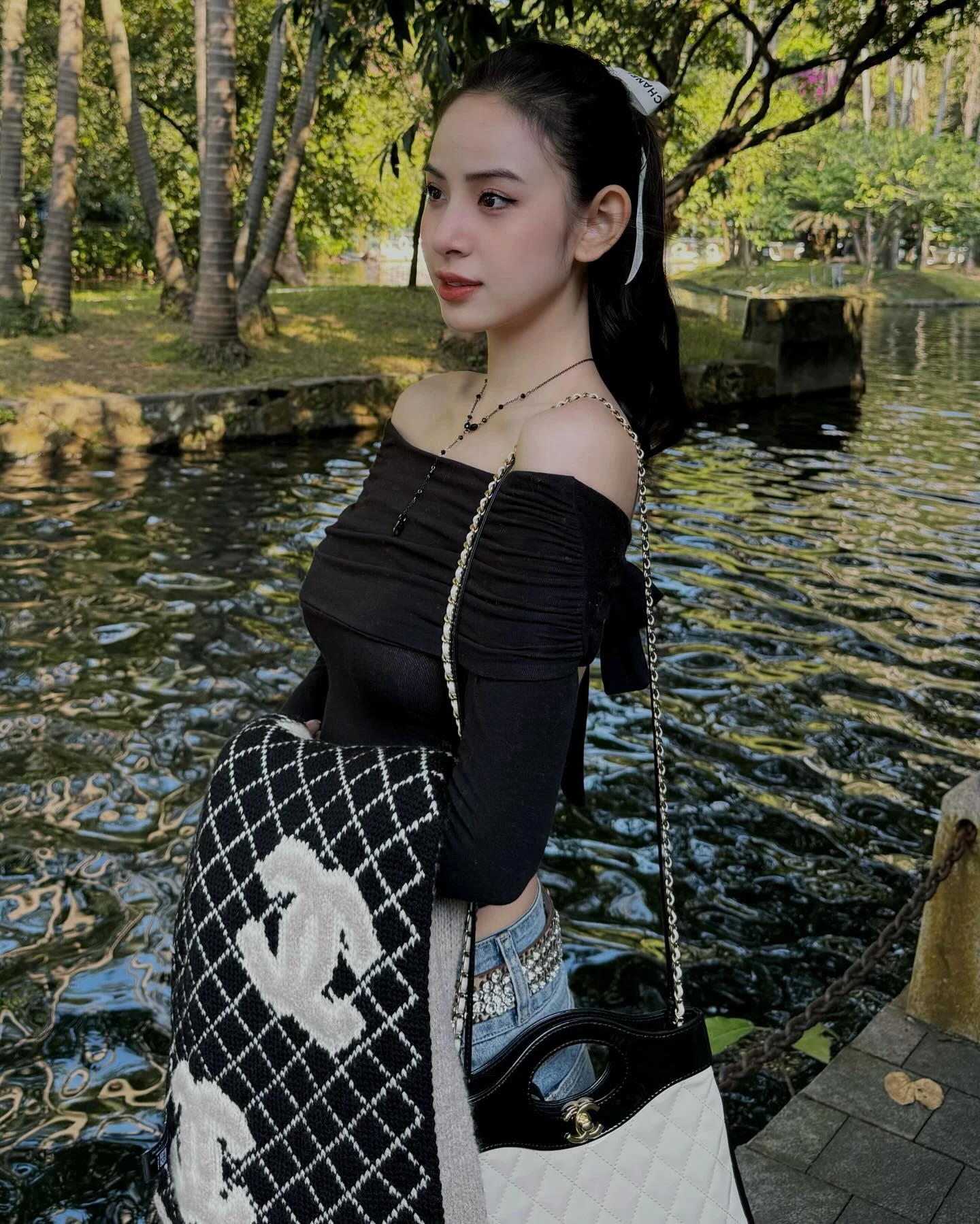 Cuộc sống đáng chú ý của Hương Liên trước khi cưới thiếu gia, thành dâu hào môn - Hình 15