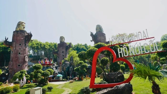 Kho báu đồ cổ bên hồ Núi Cốc - Hình 17