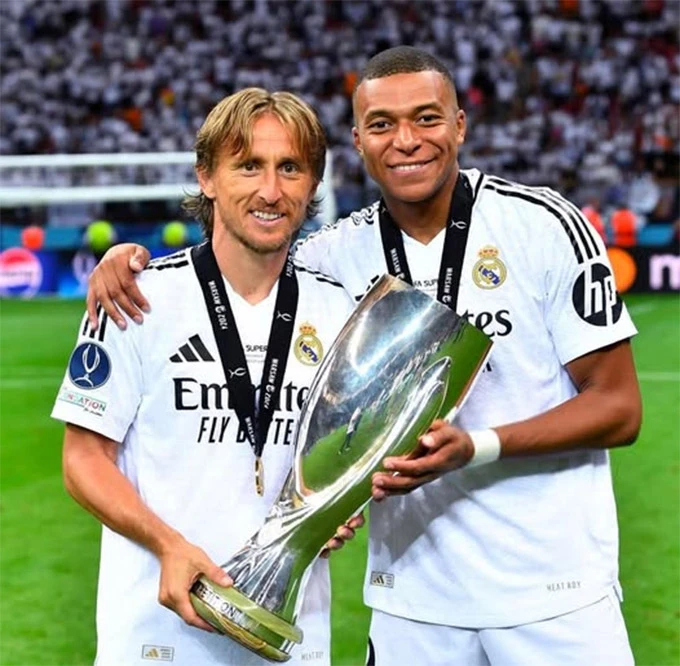Mbappe tiếp bước Ronaldo - Hình 2