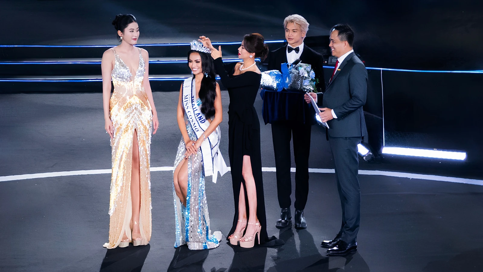 Mook Karnruethai Tassabut: Á hậu Miss Cosmo, học vấn khủng, từng làm tiếp viên - Hình 7