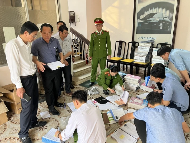 Nguyên Giám đốc Trung tâm Đăng kiểm xe cơ giới Thừa Thiên Huế lĩnh hơn 15 năm tù - Hình 3