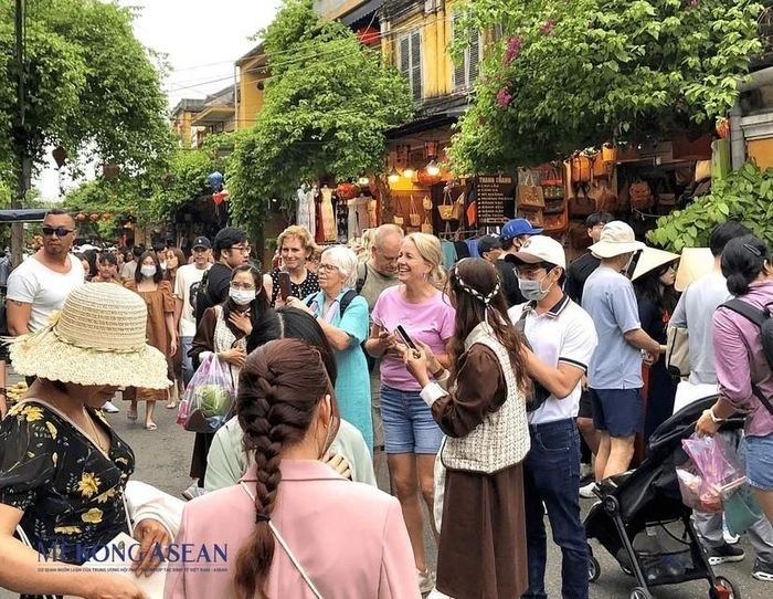 Việt Nam vào top 5 điểm đến châu Á hút khách châu Âu hè 2025 - Hình 1