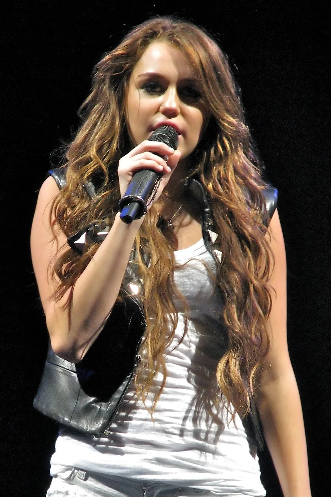 Miley Cyrus bị cấm hát nhạc Hannah Montana sau khi rời Disney: sự thật gây choáng - Hình 5