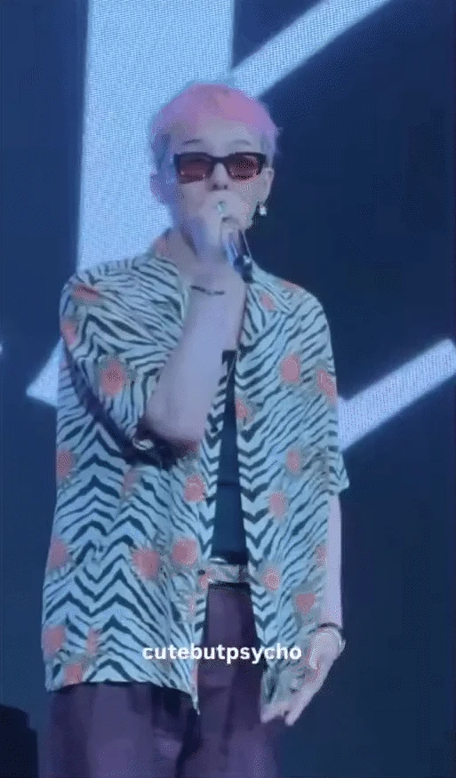 G-Dragon gặp biến khi làm concert tại Trung Quốc, liên tục cúi đầu xin lỗi - Hình 8