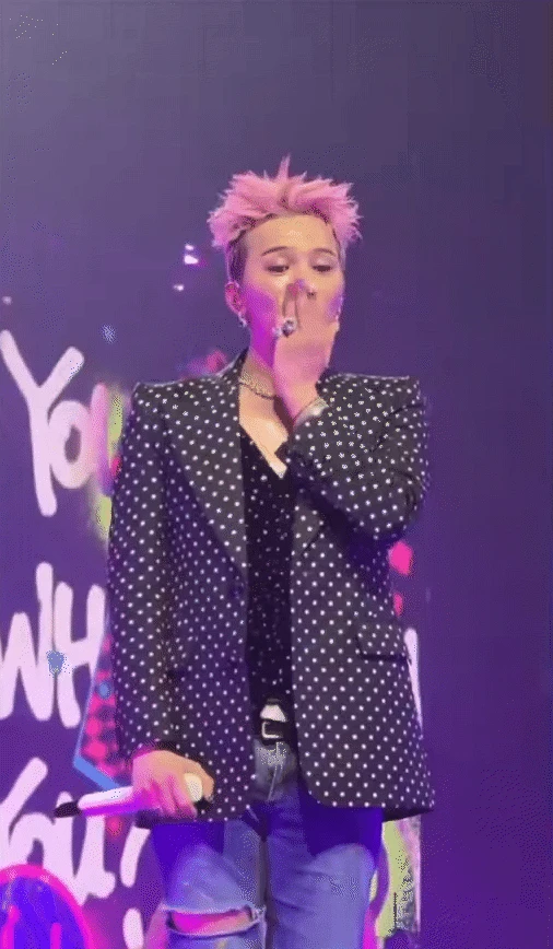 G-Dragon gặp biến khi làm concert tại Trung Quốc, liên tục cúi đầu xin lỗi - Hình 7