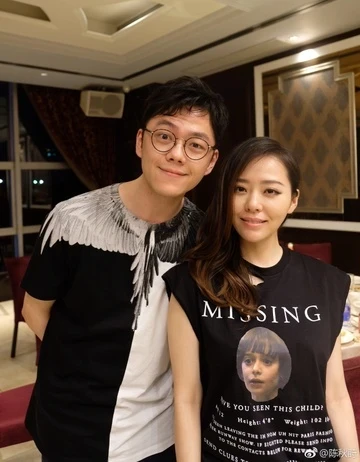 Truong Luong Dinh sang with Dan Truong in Singapore Asia, once suspected of being a green tea girl - Photo 10