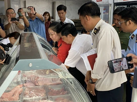 Công an làm việc với người tố Công ty C.P. bán thịt heo bệnh, hé lộ 1 điều sốc - Hình 6