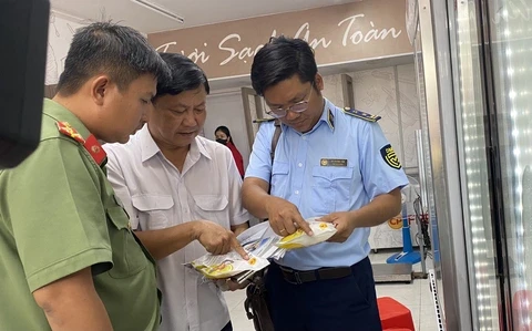 Công an làm việc với người tố Công ty C.P. bán thịt heo bệnh, hé lộ 1 điều sốc - Hình 3