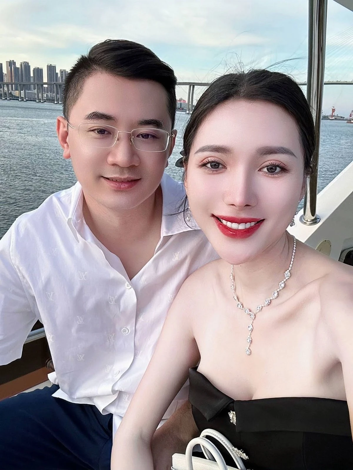 Ngân Collagen nghi bị chủ biệt thự đuổi cổ, giúp việc thân thiết cũng phản? - Hình 7