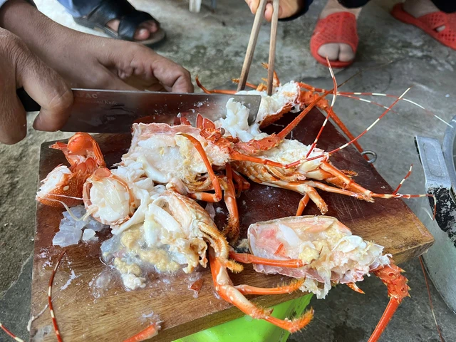 Vụ tôm hùm tăng ký bất thường dù đã ngủm: bắt tận tay người bán phù phép 1 thứ - Hình 3