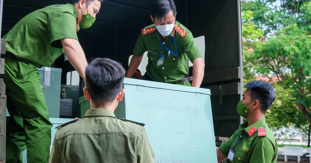 Khởi tố vụ dùng AI giải đề thi tốt nghiệp THPT 2025, giám thị có bị liên đới? - Hình 2