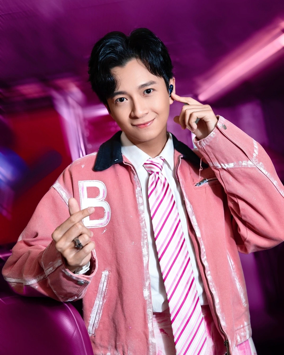 Ngô Kiến Huy bị thương khi quay show, khiến fan lo lắng vì anh ngồi xe lăn - Hình 3