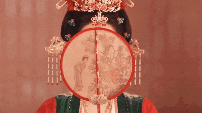 Phim Trung Quốc vừa chiếu đã lập kỷ lục 19 năm mới có 1 lần, nữ chính cả đời chưa bao giờ đẹp đến thế - Hình 3