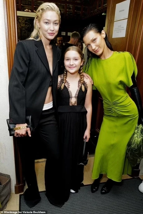 Tiểu thư Harper Beckham tia hy vọng hàn gắn anh cả và gia đình, lộ diện sốc - Hình 7