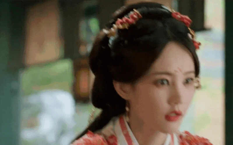 Tiểu thư lá ngọc cành vàng đẹp nhất lúc này: U40 vẫn vào vai cô nương ngọt xớt, phục trang lộng lẫy nhưng nhan sắc của nàng còn sáng hơn - Hình 6