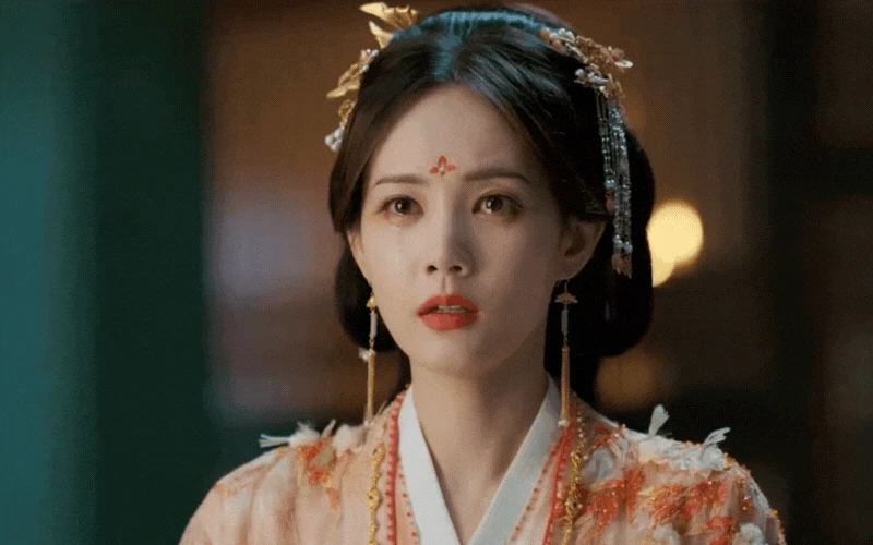 Tiểu thư lá ngọc cành vàng đẹp nhất lúc này: U40 vẫn vào vai cô nương ngọt xớt, phục trang lộng lẫy nhưng nhan sắc của nàng còn sáng hơn - Hình 5