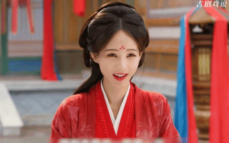 Tiểu thư lá ngọc cành vàng đẹp nhất lúc này: U40 vẫn vào vai cô nương ngọt xớt, phục trang lộng lẫy nhưng nhan sắc của nàng còn sáng hơn - Hình 14