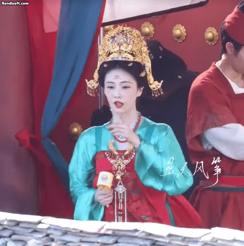 Trần đời chưa thấy mỹ nhân cổ trang nào chán đời như này: Lên đồ vừa phèn vừa xấu, nhìn như mẹ đồng nghiệp - Hình 3