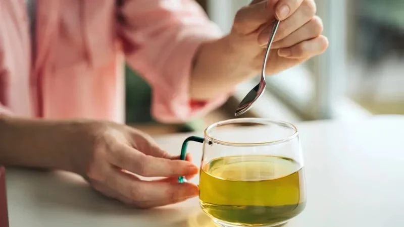 2 năm uống trà giảm cân, người đàn ông xanh mặt khi nội soi ruột? - Hình 3