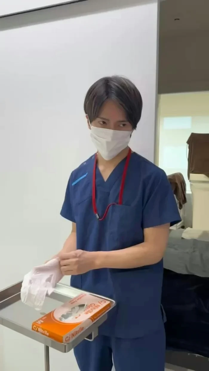Bác sĩ đẹp như tài tử, lương 16 tỷ/năm, 31 tuổi vẫn không cô nào dám làm quen - Hình 4