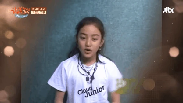 Nữ ca sĩ 28 tuổi có kinh nghiệm làm việc 20 năm, 1 bức ảnh nhìn mà sốc - Hình 4