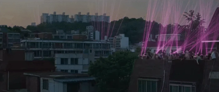 BLACKPINK tung MV dị nhất từ trước đến nay: Cả thế giới hoá zombie điên loạn vì 4 nàng! - Hình 3