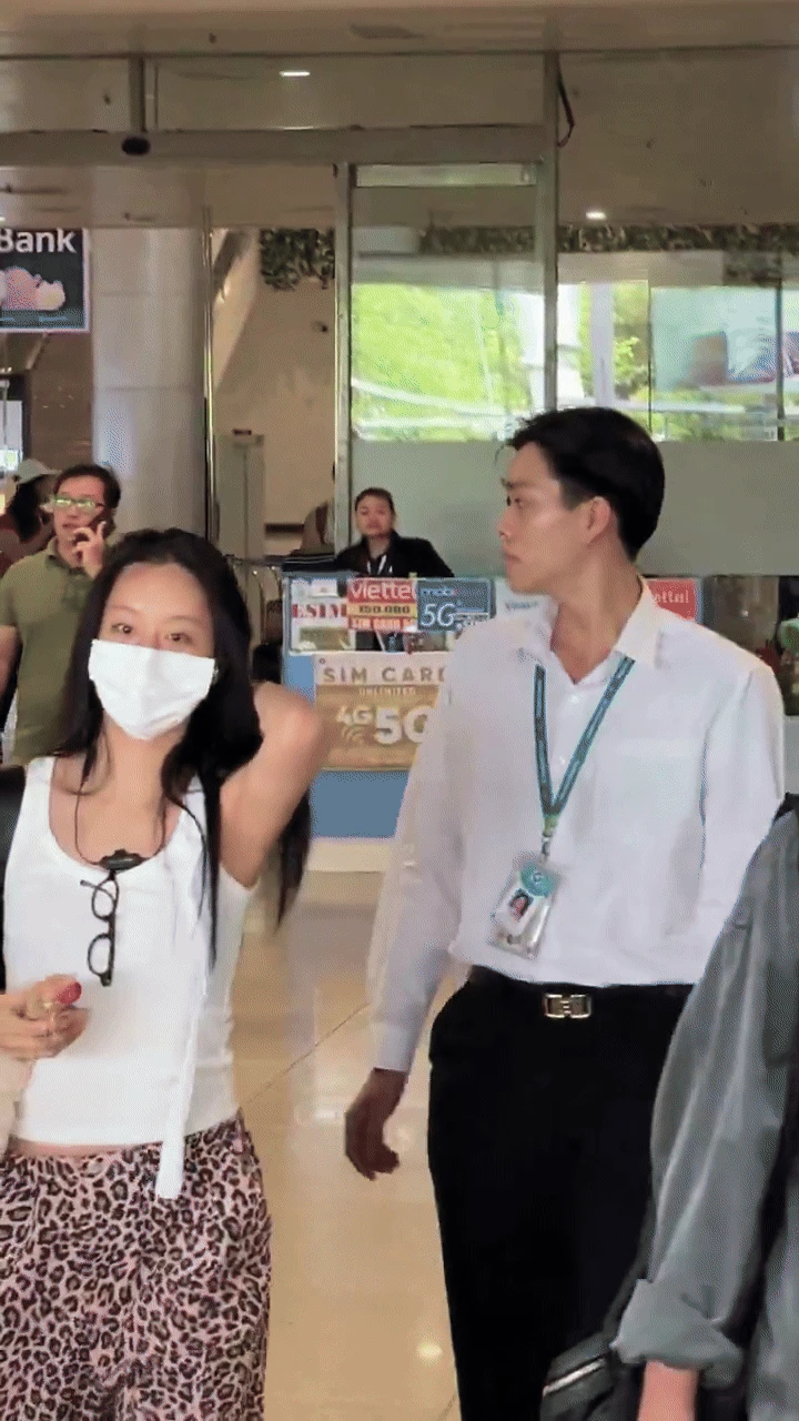 Hyeri vừa đổ bộ Việt Nam: Để mặt ít son phấn, siêu giản dị vẫn xinh cỡ này! - Hình 2